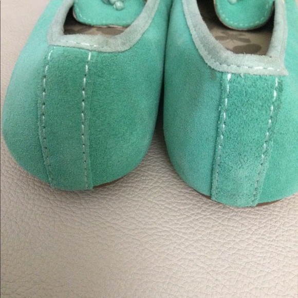 Land’s End loafers, green, beautiful condition. Size 7 - Picture 2 of 5